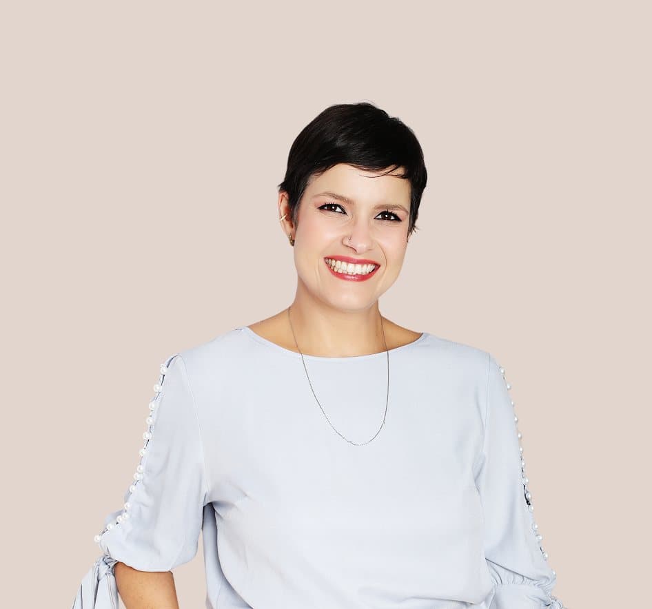 Retrato da Dra. Michelle Sanches, sorrindo